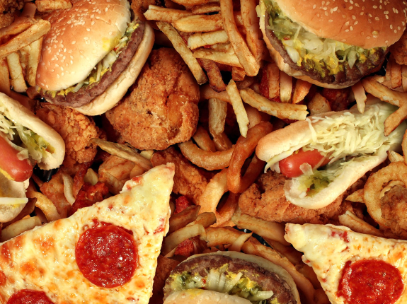Junk food - 6 powodów, by unikać śmieciowego jedzenia 