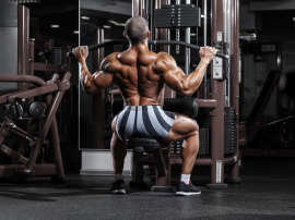 Ściąganie drążka wyciągu górnego - który chwyt jest lepszy?