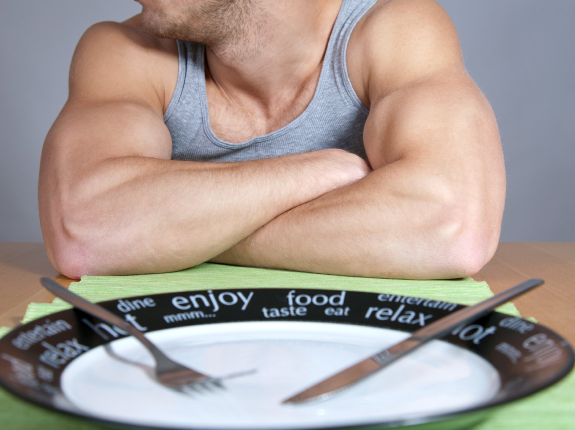 Jak post i głodzenie się wpływa na mięśnie?