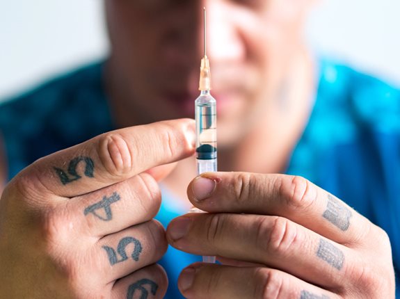 Największe kłamstwa związane z sterydami. Czego nie powie Ci dealer?