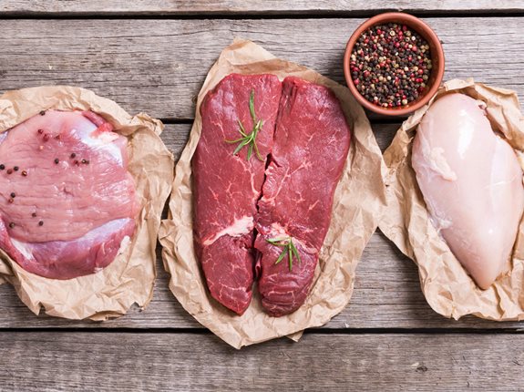 Które mięso bardziej syci? Jakie mięso jeść na diecie?