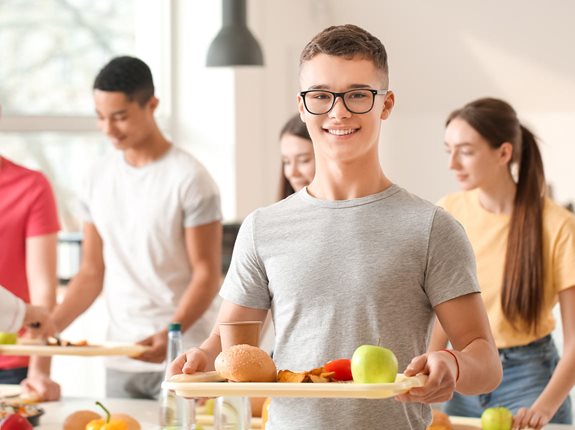 Dieta na masę dla ucznia - co jeść w szkole, żeby przytyć?