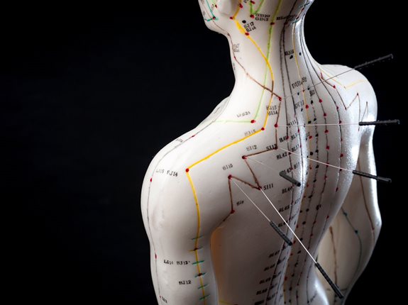 Czy akupunktura pomaga na ból stawów?