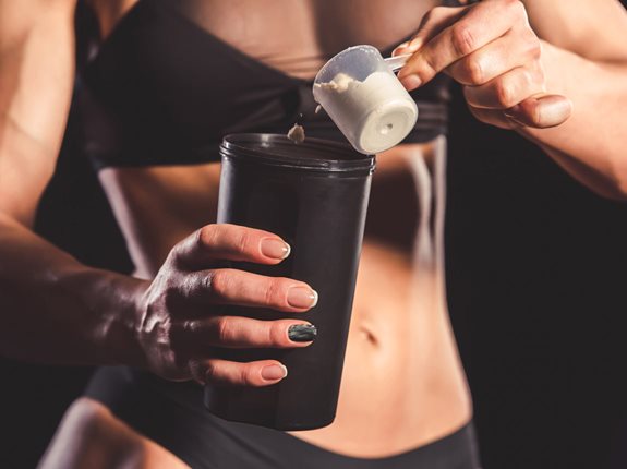 Dlaczego podczas odchudzania warto pić białko?