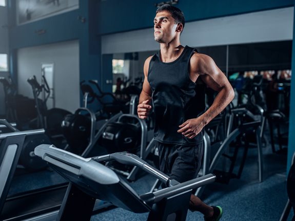Czy trening aerobowy utrudnia wzrost mięśni?