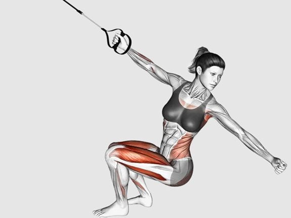Przysiady z przyciąganiem rączki TRX do tułowia - Suspender Squat Power Pull