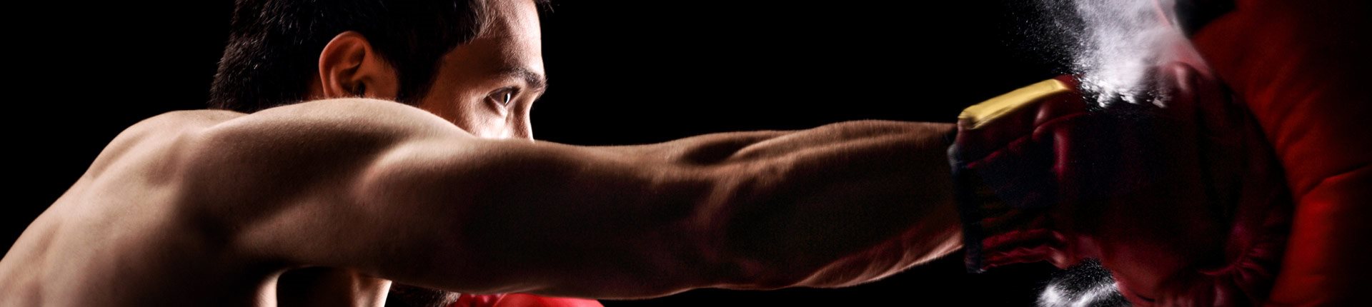 Czy masa mięśniowa i trening tricepsów zwiększają siłę ciosu?
